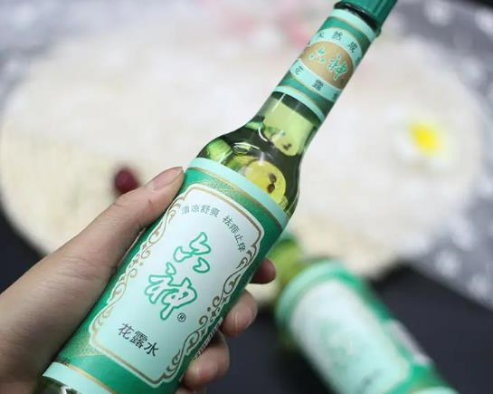 花露水怎么去除衣服上染發劑?花露水怎么清洗內衣褲 花露水怎么去除衣服上染發劑?花露水怎么清洗內衣褲